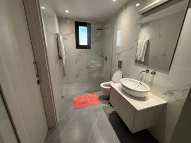 Современная квартира с 3 спальнями в Лимассоле за 2500 EUR